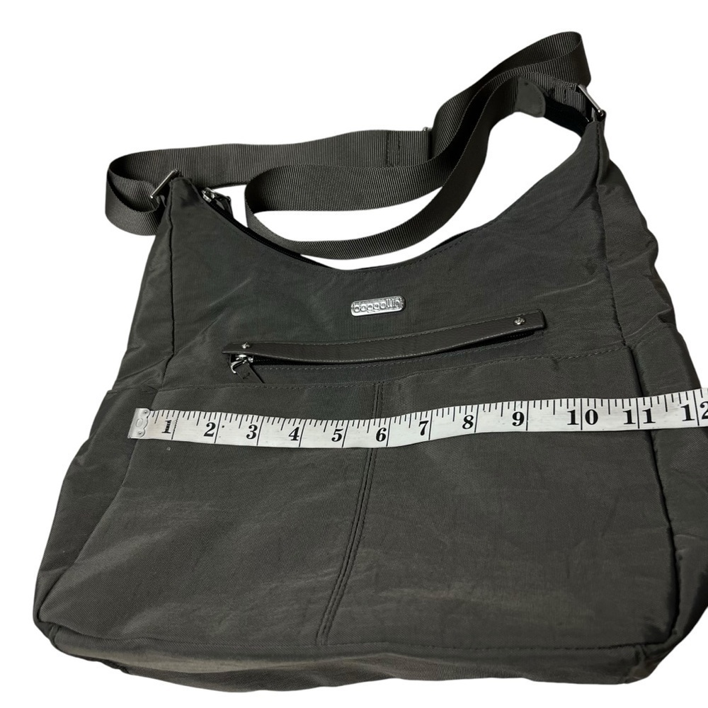 NWOT Baggallini Gray Crossbody Purse Bag Nylon minimalist travel Resort - Picture 8 of 10